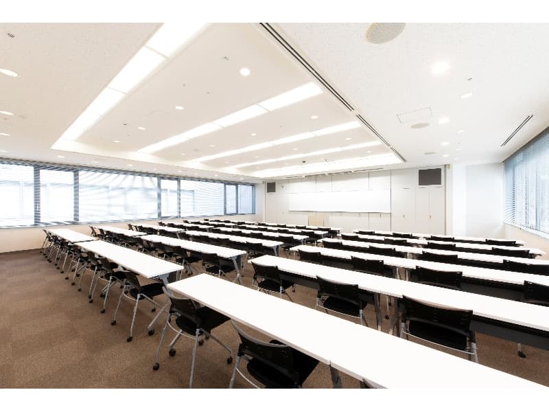 【会議室C（150㎡）】　スクール：60名