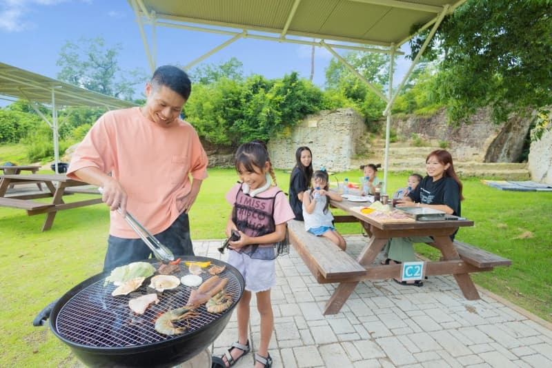 【会場：オーヤBBQエリア】
懇親会や子供たちへの教育目的、お客様を招いての特別イベントなど、法人様・任意団体様・教育機関様・行政関係団体様等に幅広い目的でご利用いただいております。