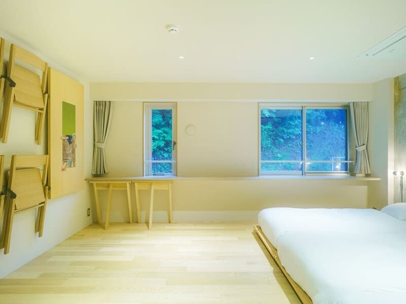 【客室：テラスルーム】
大きなテラスの付いた、風が心地いいお部屋。
お部屋でアクティブに過ごしたい方にオススメです。