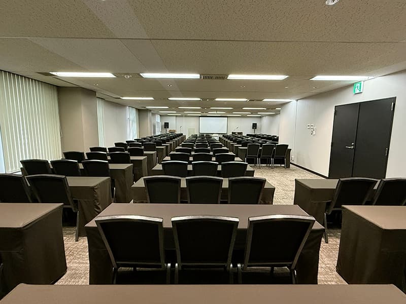 ホール7B