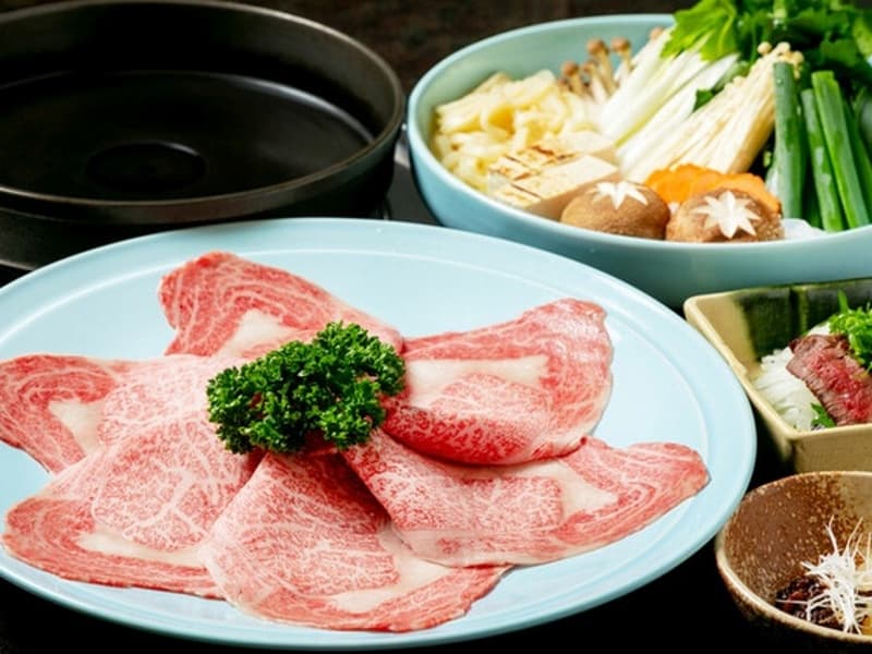 厳選した国産食材のみを使用。素材の良さを活かしたシンプルながらも奥深い味わいが、お客様の舌を唸らせます。