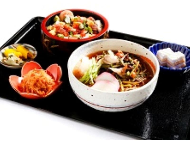 【食事】昼食-2　※画像はイメージです
　　　　1名様料金：1,760円
　　　　営業時間　：11:30-13:30