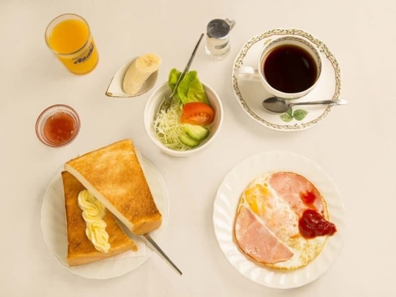 朝食内容は和食、洋食からお選びいただけます。
※朝食のお時間は7:00～9:00までとなっております。
