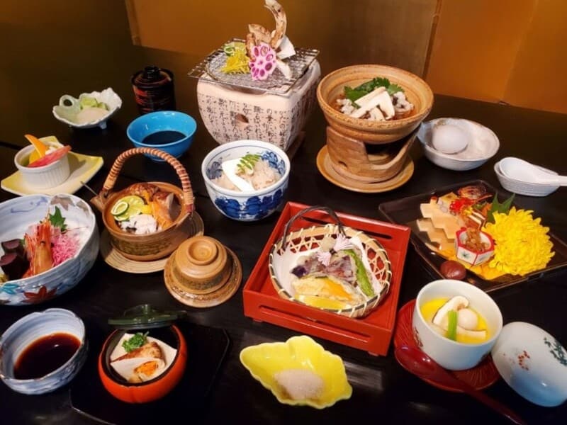【お料理：秋限定（9月～11月）】
松茸会席