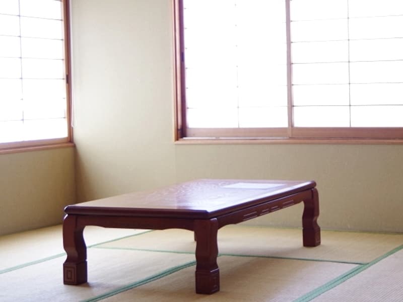 【和室12畳】
定員大人8名（子供10名）