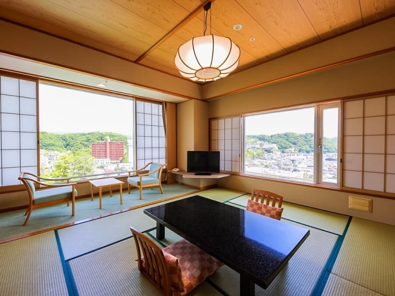「和室10畳」
基本客室となるタイプのお部屋です。