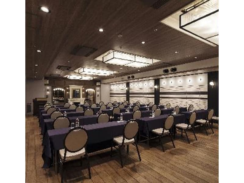 【ハート】
面積：130㎡
スクール（2名掛）：60名
スクール（3名掛）：90名