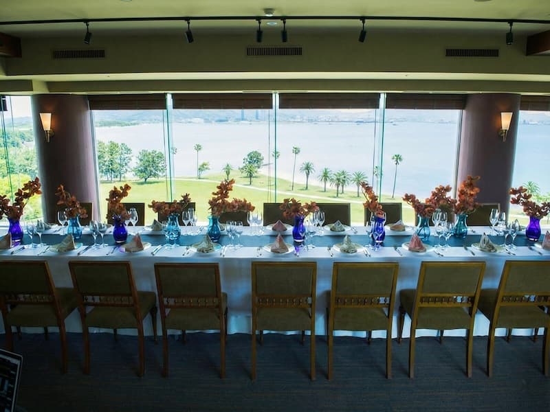 　THE OCEAN’S LOUNGE