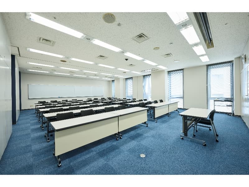 【会議室D（125㎡）】　スクール：48名