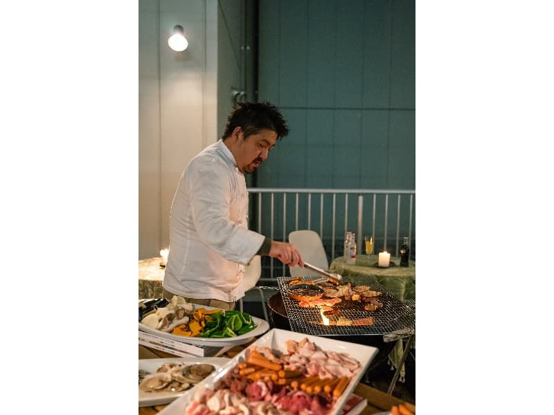 屋外デッキでのBBQスタイル