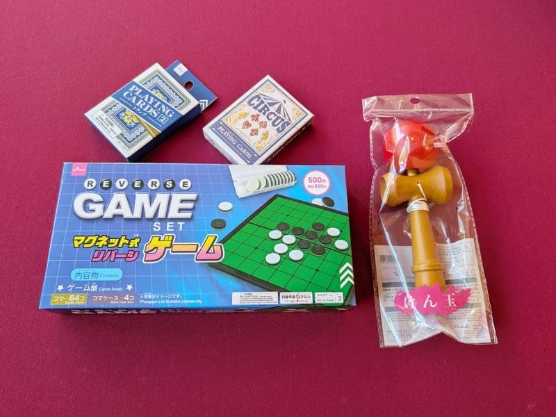 トランプやボードゲームをお楽しみいただけます。