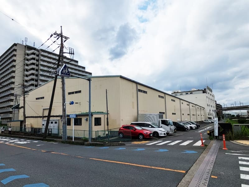 ロケバスの駐車も可能。
