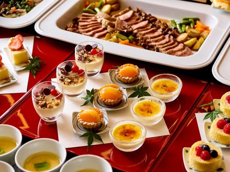 ブッフェ料理イメージ
周年パーティや懇親会、歓送迎会、忘新年会などのお集まりにもおすすめのブッフェ形式のお食事。
東郷記念館らしい【和のデザートビュッフェ】や日本人ならではの上質で気品あるおもてなしが叶う【お寿司】が大人気！