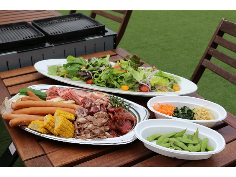 屋外セルフBBQプラン（2時間フリードリンク付き）
7,700円（税込）