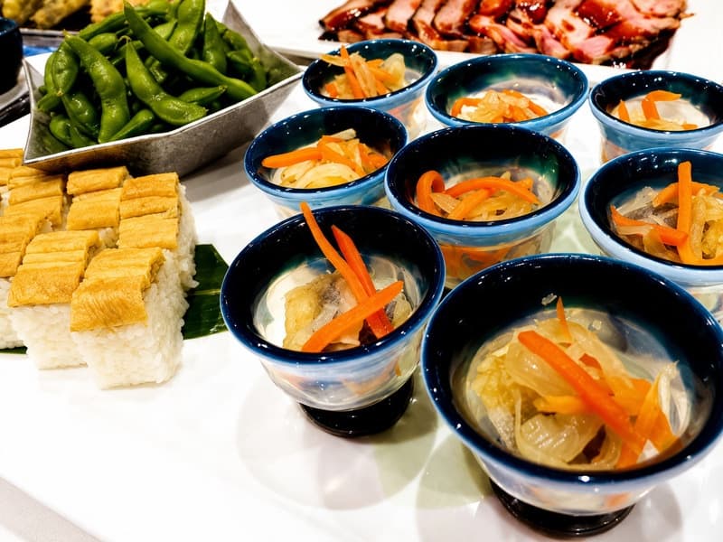 【会食プラン（例）】
大切な人との時間を過ごすのにふさわしいよう、心をこめた料理でおもてなしいたします。