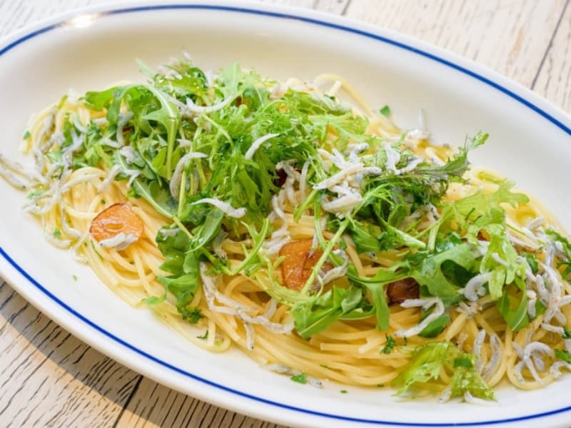 季節の野菜をたっぷり使った、シェフこだわりのパスタ。目にも鮮やかな一皿をお楽しみください。