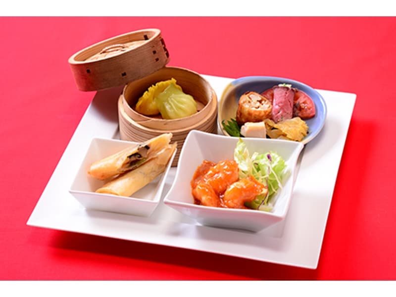 昼食はレストランにてご案内致します。
中華セットメニュー例。