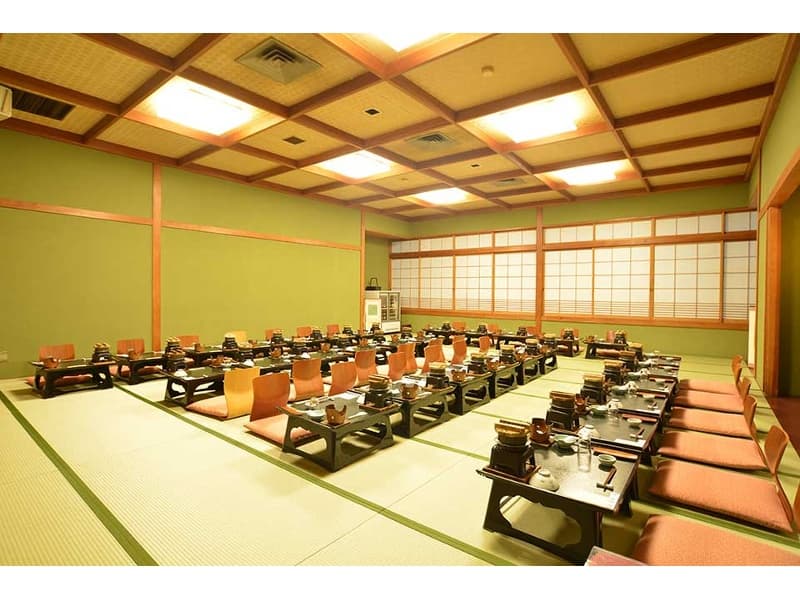 畳敷きの和室宴会場「舫の間」、懇親会や親睦会に最適です。
