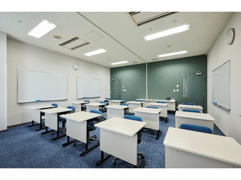 【会議室F（40㎡）】　スクール：15名