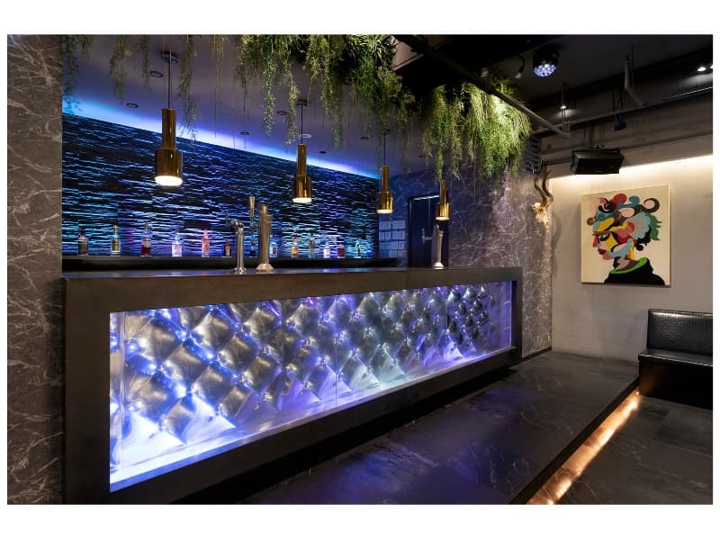 BAR〈飲み放題50種類〉