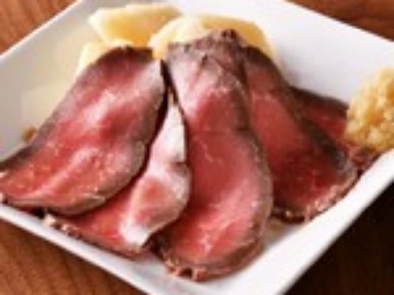 旨みあふれる贅沢ローストビーフはしっとりとした仕上がり