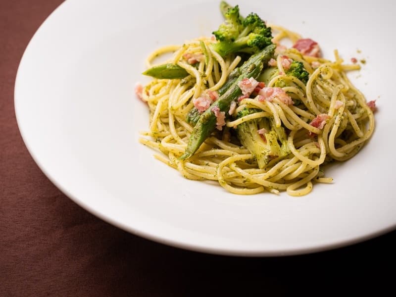 パスタ料理｜彩り豊かな具材とソースを楽しめる、食事の締めにも合う一皿