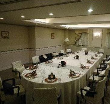 【ドナウ】
面積：56m²
立食：40名、着席：30名