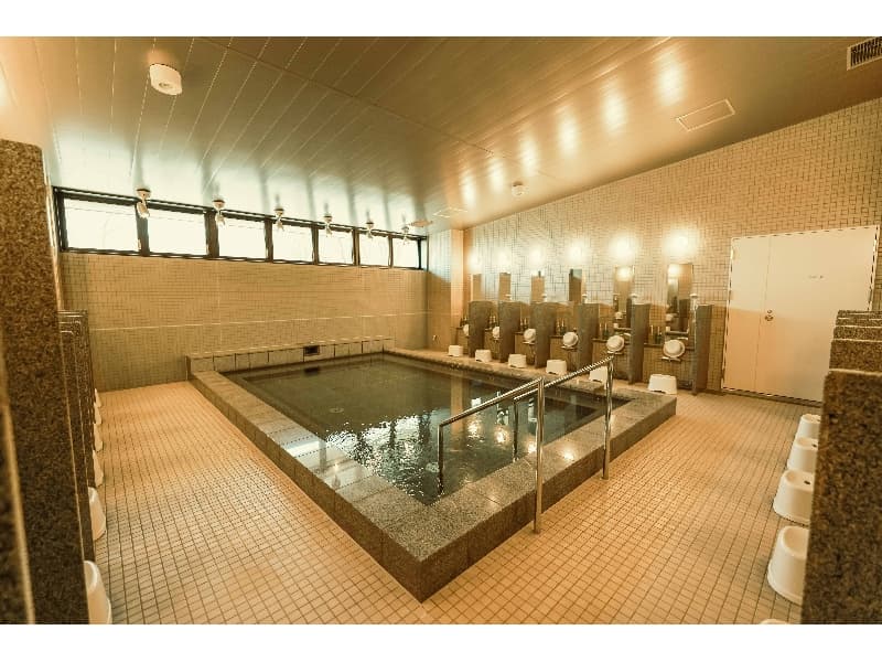 大浴場
男湯（カラン：17個）女湯（カラン：18個）
アメニティ　リンスインシャンプー、ボディーソープ