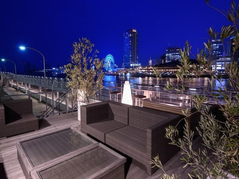 夜にはライトアップされた神戸港の夜景が広がります。ナイトパーティや2次会にも最適です。
