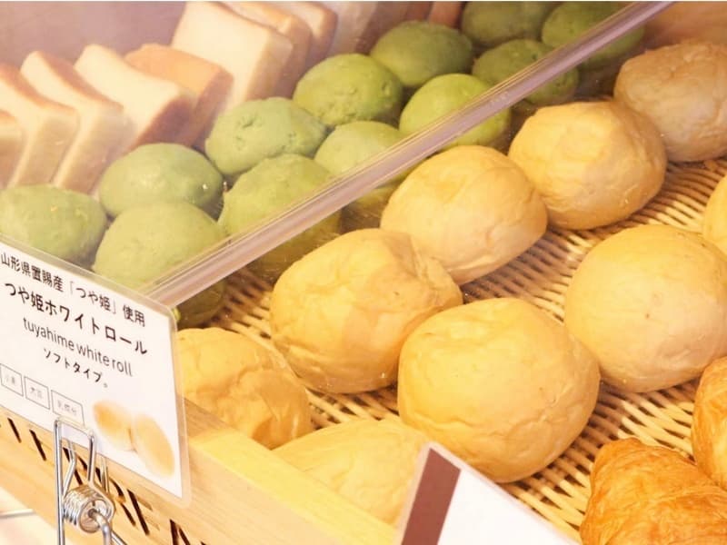 「朝食バイキング」
ヘルシーな和食から、ボリューム満点の洋食まで和・洋・中約30種類の豊富なメニューを取りそろえております。
一日の始まりは美味しい朝食から。地産地消の料理をぜひお楽しみください。