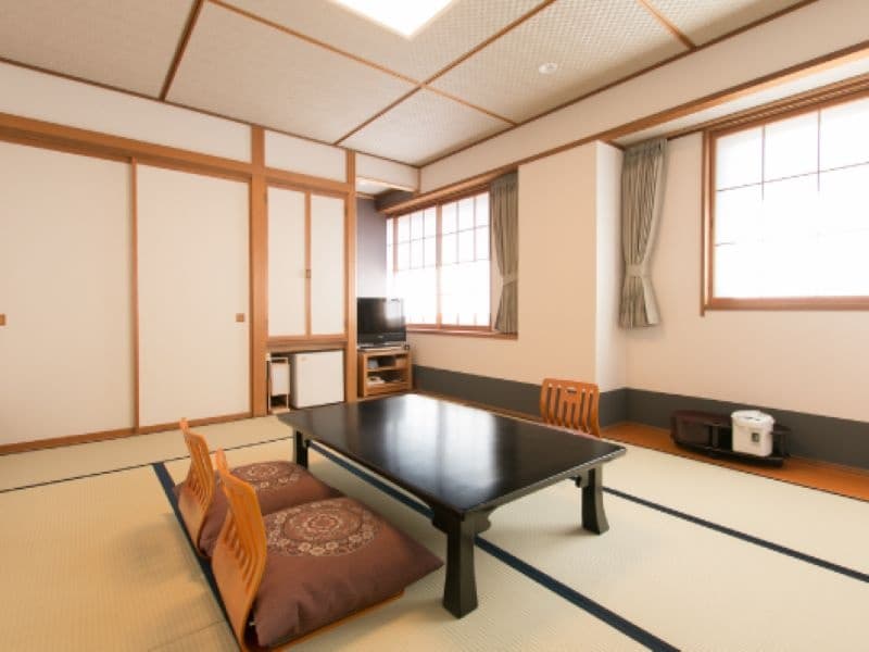 【和室】お布団敷きはセルフサービスでお願いしております。