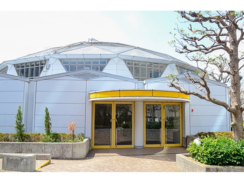 ホテル隣接の体育館「光が丘ドーム」は1,226㎡。
テニス、バレーボール、バスケットボール、フットサルなどのスポーツをお楽しみ頂けます。
