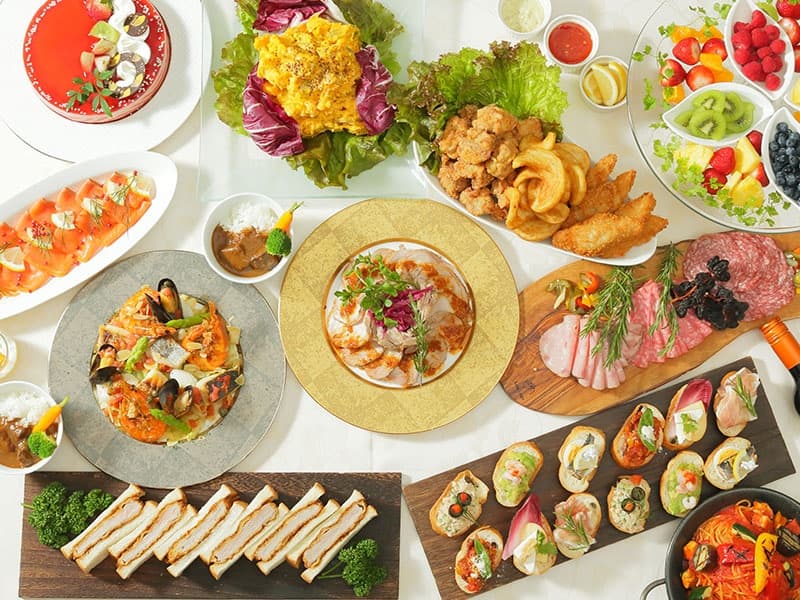 カジュアルビュッフェプランの料理イメージです。出来立てのお料理をお楽しみください。