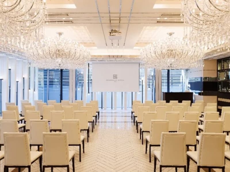 【会議・セミナー】
140インチのスクリーンもあり、研修・セミナーなどにもご利用いただけます。
企業のｷｯｸｵﾌﾊﾟｰﾃｨ･株主総会・社内研修･セミナーなどにも人気です。