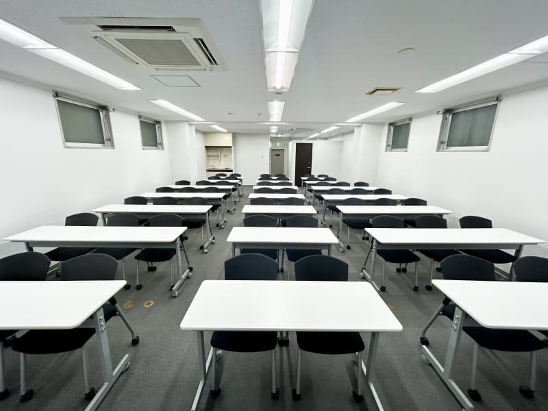 レイアウト変更は、ご予約時間内でお客様ご自身で原状復帰まで行ってください。