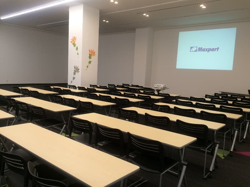 【ザ・スクエア（200㎡）】　スクール：123名