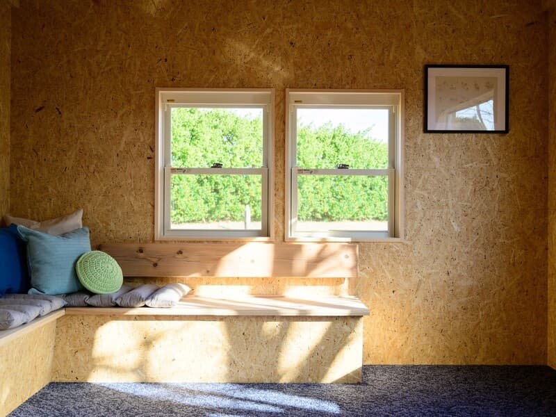 木をふんだんに使った造りのお部屋