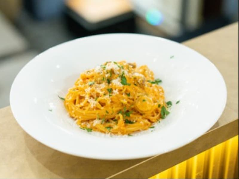 【お料理】
ズワイガニとキノコのトマトクリームパスタ