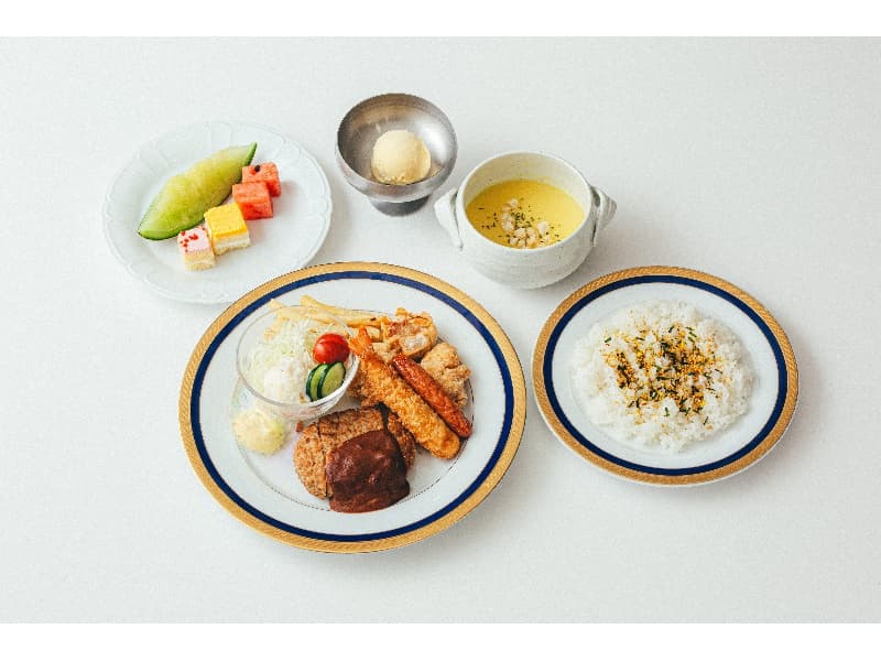 小学生低学年以下の幼児の方にはお子様ランチセット2,200円税込みをご用意可能です