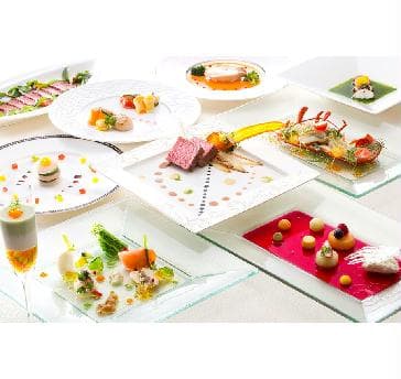着席パーティーから立食パーティーまで対応可能。 お料理内容、演出などご相談下さい。