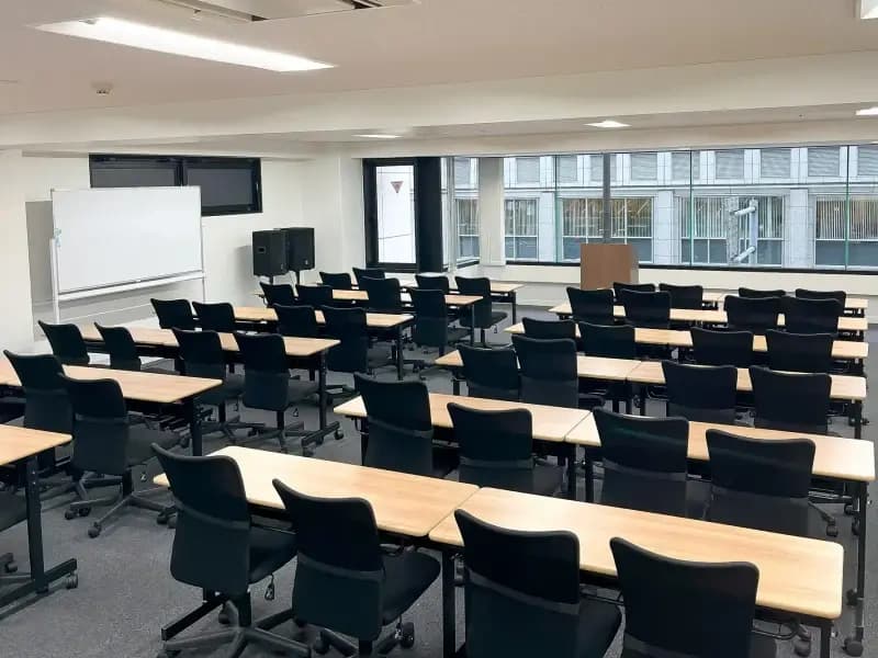 地域最安級！新橋駅 徒歩1分の大会議室・セミナーホールです。