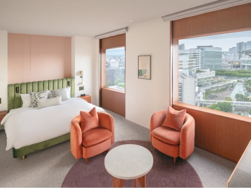 ［グランドキング 35㎡］高層階（13階・14階）

ミニバー無料／ フルリノベーションしたお部屋は、キングサイズのベッドを備えたワンルーム