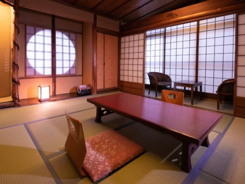 【お部屋（例）】
暖かく優しくゆったりとした木造りの空間