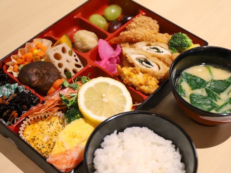 夕食の提供イメージです。