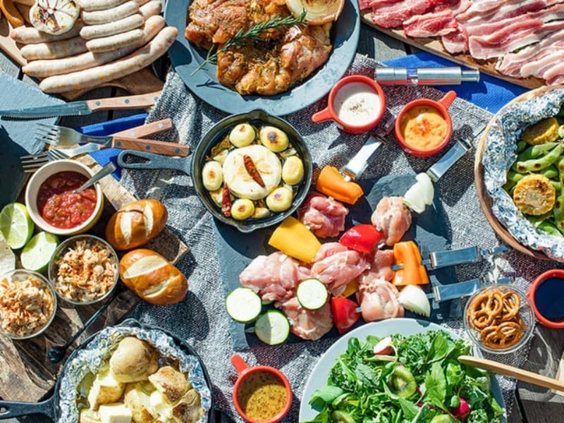 手ぶらでBBQとクラフトビールが楽しめるビアガーデン料理の数々