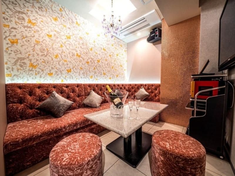 ROOM R2