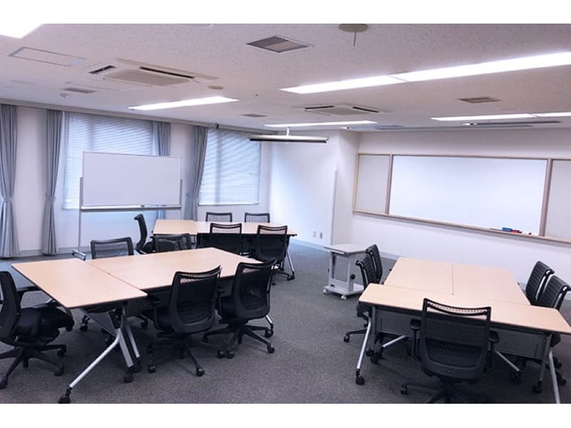 小研修室(67㎡)＜島型24名＞