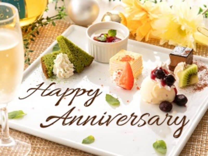 「ANNIVERSARY　メッセージ付きデザートプレート」

ご希望のメッセージをお知らせください。
デザートの内容はおまかせとなります。