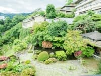 大観荘の宏壮な庭園は四季折々で表情を変え、色とりどりの風情ある情景が見られます。