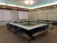 セミナールーム
畳に変更して32畳の座敷での会議や、グループ宿泊部屋としての利用も可能です